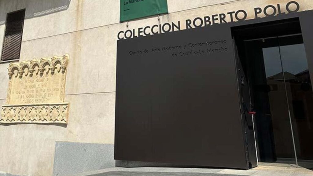 toledo-exhibition-hall-santa-fe-coleccion-roberto-polo