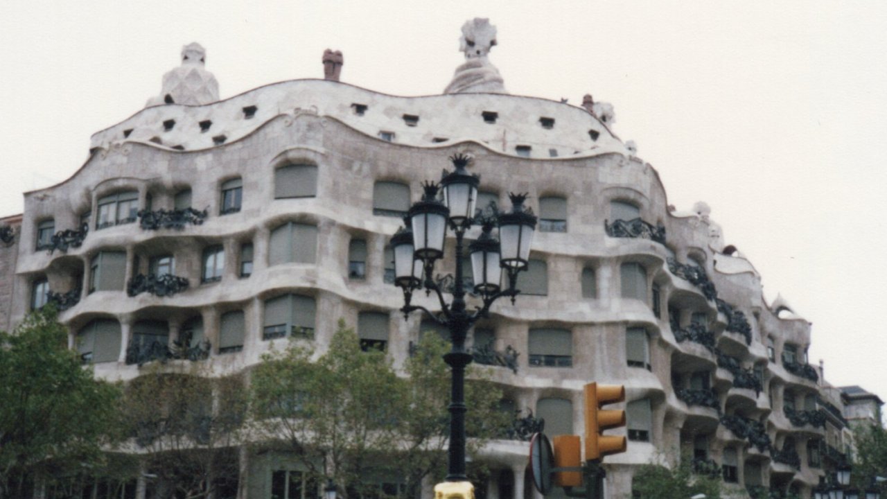 カサ・ミラ1990年