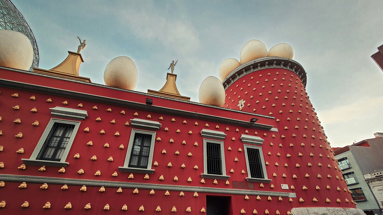 el-triangle-dalinia-teatre-museu-dali